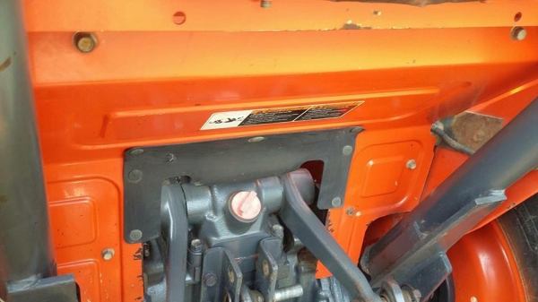 ขายรถไถคูโบต้า L3608 ทำงาน1,029ชม. อุปกรณ์ครบ ใบดันหน้า ผาน5 สภาพสวยสีเดิมโรงงาน