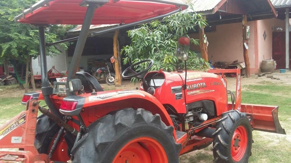 ขายรถไถคูโบต้า L3608 ทำงาน1,029ชม. อุปกรณ์ครบ ใบดันหน้า ผาน5 สภาพสวยสีเดิมโรงงาน