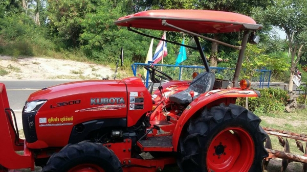 ขายรถไถคูโบต้า L3608 ทำงาน1,029ชม. อุปกรณ์ครบ ใบดันหน้า ผาน5 สภาพสวยสีเดิมโรงงาน