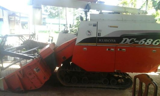 ขายรถเกี่ยวข้าวDC68G อุ้ม สภาพใช้งานได้เลย เอกสารเล่มทะเบียนครบ พร้อมลงทำงาน