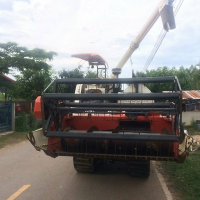 ขายรถเกี่ยวข้าวDC68G อุ้ม สภาพใช้งานได้เลย เอกสารเล่มทะเบียนครบ พร้อมลงทำงาน