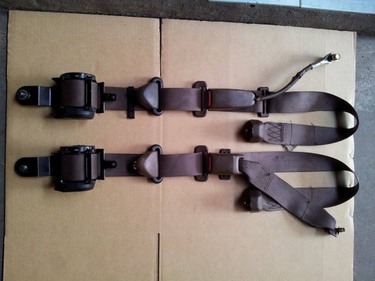 set เบลท์คู่หน้าสีน้ำตาล ตอนเดียว Datsun Japan  แท้ญี่ปุ่น