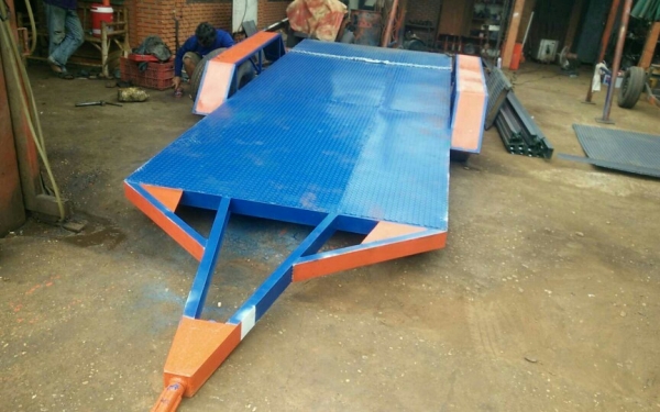 ขาย40000 ครับของใหม่ดุมล้อหน้ารถยนตเหล็กสี่นิ้ว ขาย40000 ครับของใหม่ดุมล้อหน้ารถยนตเหล็กสี่นิ้ว