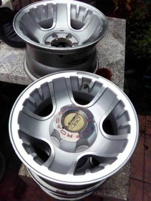 ขายแม็กสวยๆ1ชุดครับ