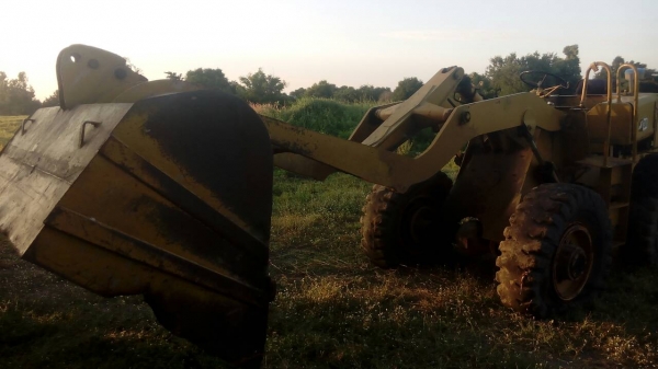 ขายรถตักKOMATSU JH30B เครื่องแน่น ปั้มแรง    รถแห้งทั้งคัน ใช้งานคล่อง  265,000บ. สนใจติดต่อ 0835601591 หรือ 0903494058