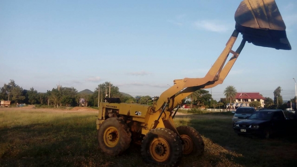 ขายรถตักKOMATSU JH30B เครื่องแน่น ปั้มแรง    รถแห้งทั้งคัน ใช้งานคล่อง  265,000บ. สนใจติดต่อ 0835601591 หรือ 0903494058