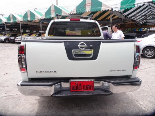 NISSAN NAVARA 2.5LE CALIBRE 4DR AT ปี2012