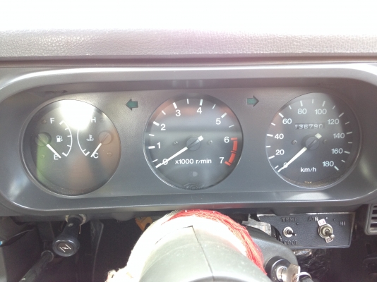 มาสด้าแฟมิเลีย เครื่อง 1400 ปี1993 มาสด้าแฟมิเลีย เครื่อง 1400 ปี1993