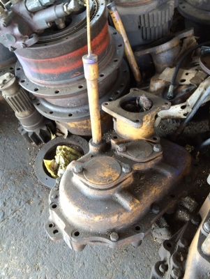 โป๊ะสวิง KOMATSU PC 40-2 เก่านอกญี่ปุ่น ไม่มีมอเตอร์ ราคา 10,000 บาท