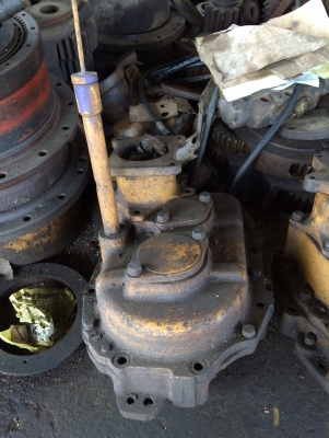 โป๊ะสวิง KOMATSU PC 40-2 เก่านอกญี่ปุ่น ไม่มีมอเตอร์ ราคา 10,000 บาท