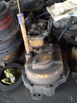 โป๊ะสวิง KOMATSU PC 40-2 เก่านอกญี่ปุ่น ไม่มีมอเตอร์ ราคา 10,000 บาท