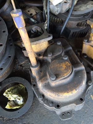 โป๊ะสวิง KOMATSU PC 40-2 เก่านอกญี่ปุ่น ไม่มีมอเตอร์ ราคา 10,000 บาท