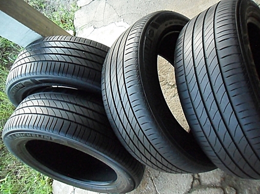 ยางขอบ17 มิชลิน 215-55-17 ลงพื้นปี15 (4เส้น3,400) ยางขอบ17 มิชลิน 215-55-17 ลงพื้นปี15 (4เส้น3,400)