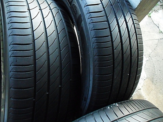 ยางขอบ17 มิชลิน 215-55-17 ลงพื้นปี15 (4เส้น3,400) ยางขอบ17 มิชลิน 215-55-17 ลงพื้นปี15 (4เส้น3,400)