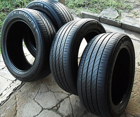 ยางขอบ17 มิชลิน 215-55-17 ลงพื้นปี15 (4เส้น3,400) ยางขอบ17 มิชลิน 215-55-17 ลงพื้นปี15 (4เส้น3,400)