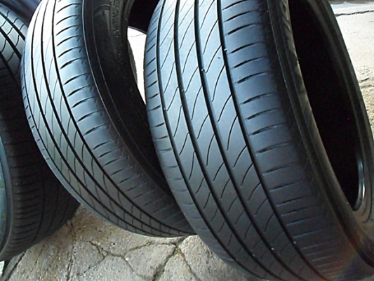 ยางขอบ17 มิชลิน 215-55-17 ลงพื้นปี15 (4เส้น3,400) ยางขอบ17 มิชลิน 215-55-17 ลงพื้นปี15 (4เส้น3,400)