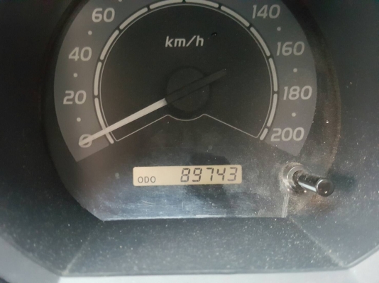 2011 TOYOTA VIGO 2.7J สีบรอนซ์ รถสวยมีเสน่ย์ สภาพสมบูรณ์พร้อมใช้งาน