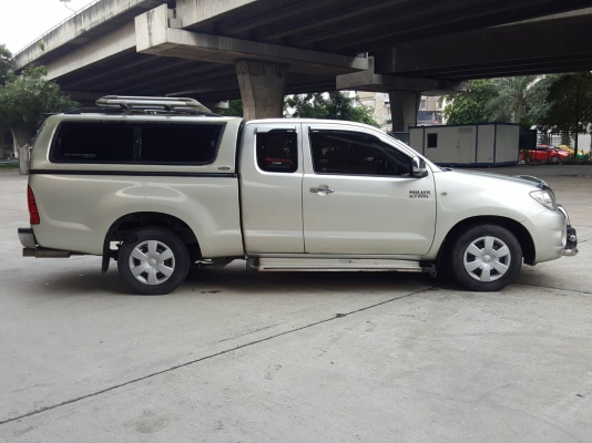 2011 TOYOTA VIGO 2.7J สีบรอนซ์ รถสวยมีเสน่ย์ สภาพสมบูรณ์พร้อมใช้งาน