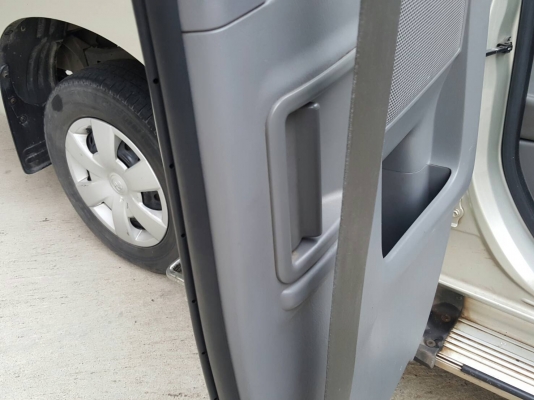 2011 TOYOTA VIGO 2.7J สีบรอนซ์ รถสวยมีเสน่ย์ สภาพสมบูรณ์พร้อมใช้งาน