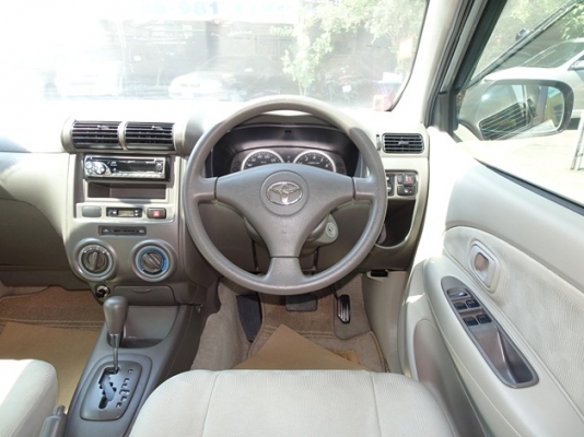 TOYOTA AVANZA 1.5E AT ปี 2010
