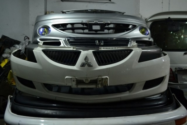 ขายกันชนหน้า MITSUNISHI NEW LANCER อะไหล่รถยนต์ มือสอง
