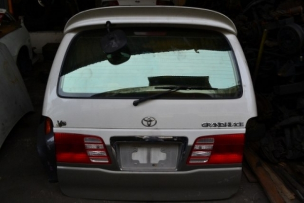 ขายฝาท้าย TOYOTA GRANVIA HIAGE อะไหล่รถยนต์ มือสอง