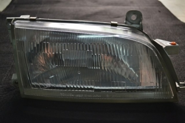 ขายไฟหน้า TOYOTA CORONA EXSIOR อะไหล่รถยนต์ มือสอง