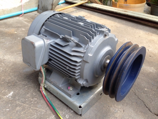 ขายมอเตอร์ Hitachi 5HP. 1400rpm. 380V สภาพสวยมาก เดิมๆวิ่งนิ่ม พร้อมใช้งาน