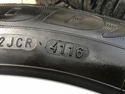 ล้อใหม่ป้ายแดงHonda Jazz พร้อมยางป้ายแดง 175-65-15 ล้อใหม่ป้ายแดงHonda Jazz พร้อมยางป้ายแดง 175-65-15