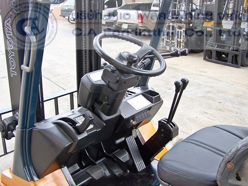 ขาย รถโฟล์คลิฟท์ TOYOTA รุ่น 7FD15