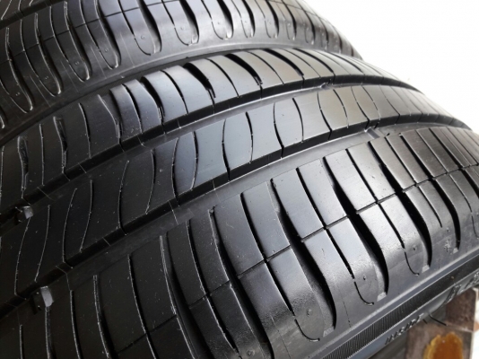 ยางMICHELIN รุ่น ENERGY xm2 185 60R15 ปี2015 สภาพสวยมากๆไร้ที่ติ ดอกเยอะมากๆ90\%คุ้มสุดใช้อีกนาน ยางMICHELIN รุ่น ENERGY xm2 185 60R15 ปี2015 สภาพสวยมากๆไร้ที่ติ ดอกเยอะมากๆ90\%คุ้มสุดใช้อีกนาน