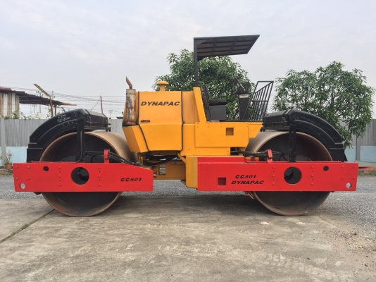 ขายรถบด17ตันDYNAPACรุ่นCC501 รถนอกนำเข้า ไม่เคยใช้งานในไทย มีเอกสารพร้อมหน้าเหล็กหลังเหล็ก  บดอัดสั่นสเทือนได้ทั้ง2ล้อ เอวออ่น  เครื่องยนต์ดีเซล6สูบ สภาพดีพร้อมใช้งานมีให้เลือกหลายคันหลายขนาด