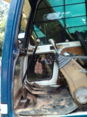 ขายรถแบคโค KOBELCO SK 120-3 สะภาพเก่านอก ใบแจ้งจำหน่าย  ไฟฟ้าครบ เอวแน้น รถสวย สนใจรีบโทรด่วน