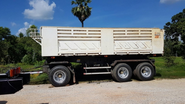 ขาย ลูกพ่วงดั้มสามมิตรสามเพลา ปี 56 ยางดี แคชชีสวย สภาพพร้อมใช้งาน เอกสารพร้อมโอน สนใจติดต่อเรา ดำสุโขทัย โทร 089-7087998,081-7855503 หรือเยี่ยมชมเว็ปไซได้ที่ www.dum-sukhothai.com #ดูสินค้าได้ที่เต็นรถดำสุโขทัยค่ะ //////เรายินดีให้บริการค่ะ////////