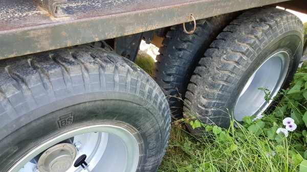 ขาย ลูกพ่วงดั้มสามมิตรสามเพลา ปี 56 ยางดี แคชชีสวย สภาพพร้อมใช้งาน เอกสารพร้อมโอน สนใจติดต่อเรา ดำสุโขทัย โทร 089-7087998,081-7855503 หรือเยี่ยมชมเว็ปไซได้ที่ www.dum-sukhothai.com #ดูสินค้าได้ที่เต็นรถดำสุโขทัยค่ะ //////เรายินดีให้บริการค่ะ////////