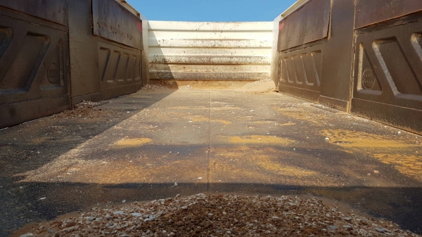 ขาย ลูกพ่วงดั้มสามมิตรสามเพลา ปี 56 ยางดี แคชชีสวย สภาพพร้อมใช้งาน เอกสารพร้อมโอน สนใจติดต่อเรา ดำสุโขทัย โทร 089-7087998,081-7855503 หรือเยี่ยมชมเว็ปไซได้ที่ www.dum-sukhothai.com #ดูสินค้าได้ที่เต็นรถดำสุโขทัยค่ะ //////เรายินดีให้บริการค่ะ////////