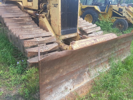 ขายรถแทรกเตอร์ CAT D4H-LGP ตีนเป็ด เกียร์ตัด เอกสารเล่มทะเบียน รถสวย พร้อมใช้ ราคา.550000 สนใจรีบจองเ่วน