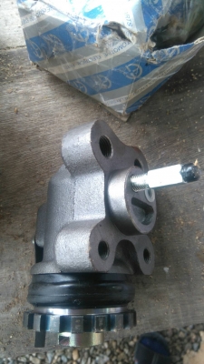 ขายด่วน จานคลัชKS22 KM300 จานคลัช NKR*2 จานคลัชEP100*1 ชุดจานกดผ้าคลัชแท้KM777