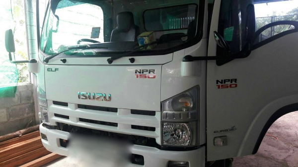 รถอีซุซุ 6 ล้อดั้ม NPR 150 แรงม้า ปี 55. , ( รถวิ่ง 48,xxx กม. ) สนใจติดต่อ 081 - 6079515