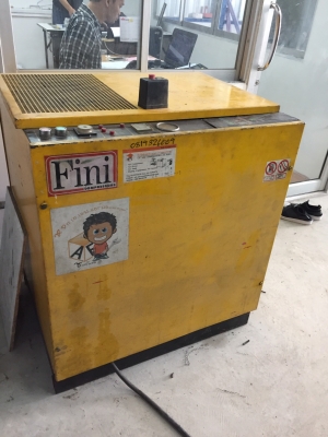 ขายปั้มสกรู 25 แรง พร้อมถังพัก 500 ลิตร ขายปั้มสกรู 25 แรง พร้อมถังพัก 500 ลิตร