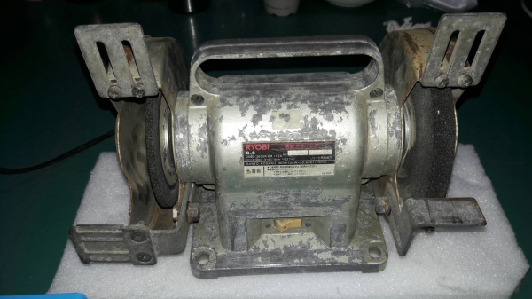 ขายหินเจียรแท่นRYOBI made in Japan.ใช้ไฟ100-110Vพร้อมหม้อแปลง220Vเป็น 100-110V