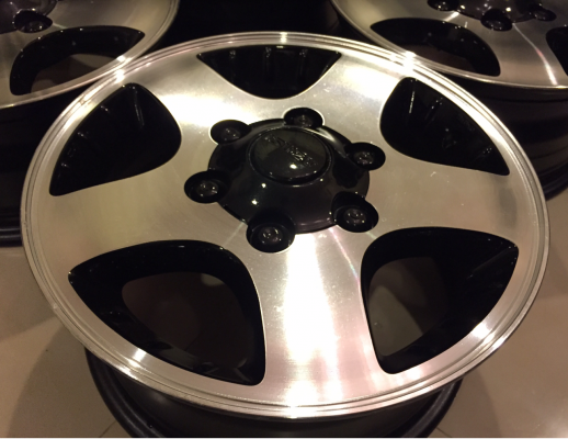 ล้อแท้ Isuzu ขอบ15 สภาพสวย ไม่มีซ่อม ราคาไม่แพงแท้ Isuzu ขอบ15 สภาพสวย ไม่มีซ่อม 6รู139 กว้าง 6.5 นิ้ว ET+41 ราคาชุดล่ะ 4,500 บาท ติดต่อ 092-4426264 เรย์ Line ray_m5 ดูล้อใหม่ ยางใหม่ราคาเร้าใจและยาง4x4คลิ๊กชื่อได้เลย  ### จัดส่งได้ทั่วประเทศ ค่าส่งตามจริ