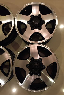 ล้อแท้ Isuzu ขอบ15 สภาพสวย ไม่มีซ่อม ราคาไม่แพงแท้ Isuzu ขอบ15 สภาพสวย ไม่มีซ่อม 6รู139 กว้าง 6.5 นิ้ว ET+41 ราคาชุดล่ะ 4,500 บาท ติดต่อ 092-4426264 เรย์ Line ray_m5 ดูล้อใหม่ ยางใหม่ราคาเร้าใจและยาง4x4คลิ๊กชื่อได้เลย  ### จัดส่งได้ทั่วประเทศ ค่าส่งตามจริ