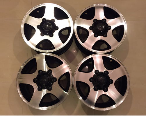 ล้อแท้ Isuzu ขอบ15 สภาพสวย ไม่มีซ่อม ราคาไม่แพงแท้ Isuzu ขอบ15 สภาพสวย ไม่มีซ่อม 6รู139 กว้าง 6.5 นิ้ว ET+41 ราคาชุดล่ะ 4,500 บาท ติดต่อ 092-4426264 เรย์ Line ray_m5 ดูล้อใหม่ ยางใหม่ราคาเร้าใจและยาง4x4คลิ๊กชื่อได้เลย  ### จัดส่งได้ทั่วประเทศ ค่าส่งตามจริ