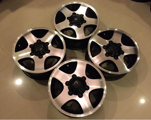 ล้อแท้ Isuzu ขอบ15 สภาพสวย ไม่มีซ่อม ราคาไม่แพงแท้ Isuzu ขอบ15 สภาพสวย ไม่มีซ่อม 6รู139 กว้าง 6.5 นิ้ว ET+41 ราคาชุดล่ะ 4,500 บาท ติดต่อ 092-4426264 เรย์ Line ray_m5 ดูล้อใหม่ ยางใหม่ราคาเร้าใจและยาง4x4คลิ๊กชื่อได้เลย  ### จัดส่งได้ทั่วประเทศ ค่าส่งตามจริ