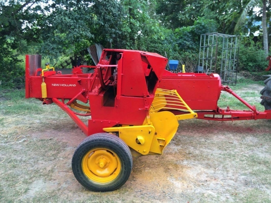 ขายเครื่องอัดฟาง นิวฮอลแลนด์ 276 พร้อมใช้ เช็คพร้อมลุย