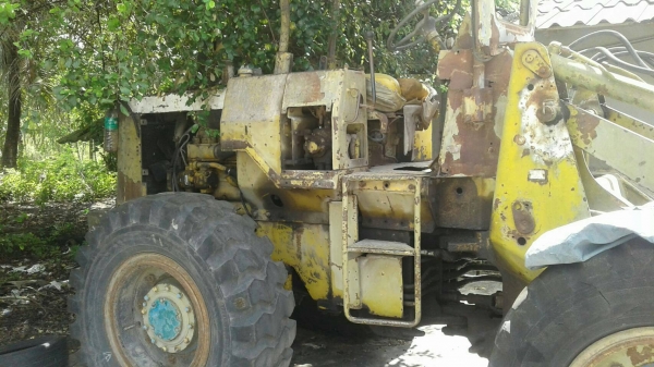 ขายรถตัก910 45v ตามสภาพพร้อมใช้ ติดต่อคุณอ๊อฟพิจิตร086-737-9991