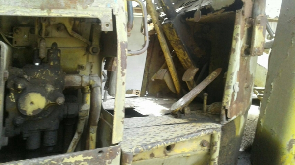 ขายรถตัก910 45v ตามสภาพพร้อมใช้ ติดต่อคุณอ๊อฟพิจิตร086-737-9991