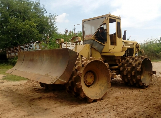 รถบดล้อหนาม 4 ล้อ CAT 815 ขาแกะ(จดชั้นผู้รับเหมากรมชลฯ) รถบดล้อหนาม 4 ล้อ CAT 815 ขาแกะ(จดชั้นผู้รับเหมากรมชลฯ)