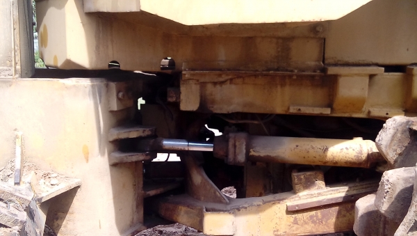 รถบดล้อหนาม 4 ล้อ CAT 815 ขาแกะ(จดชั้นผู้รับเหมากรมชลฯ) รถบดล้อหนาม 4 ล้อ CAT 815 ขาแกะ(จดชั้นผู้รับเหมากรมชลฯ)